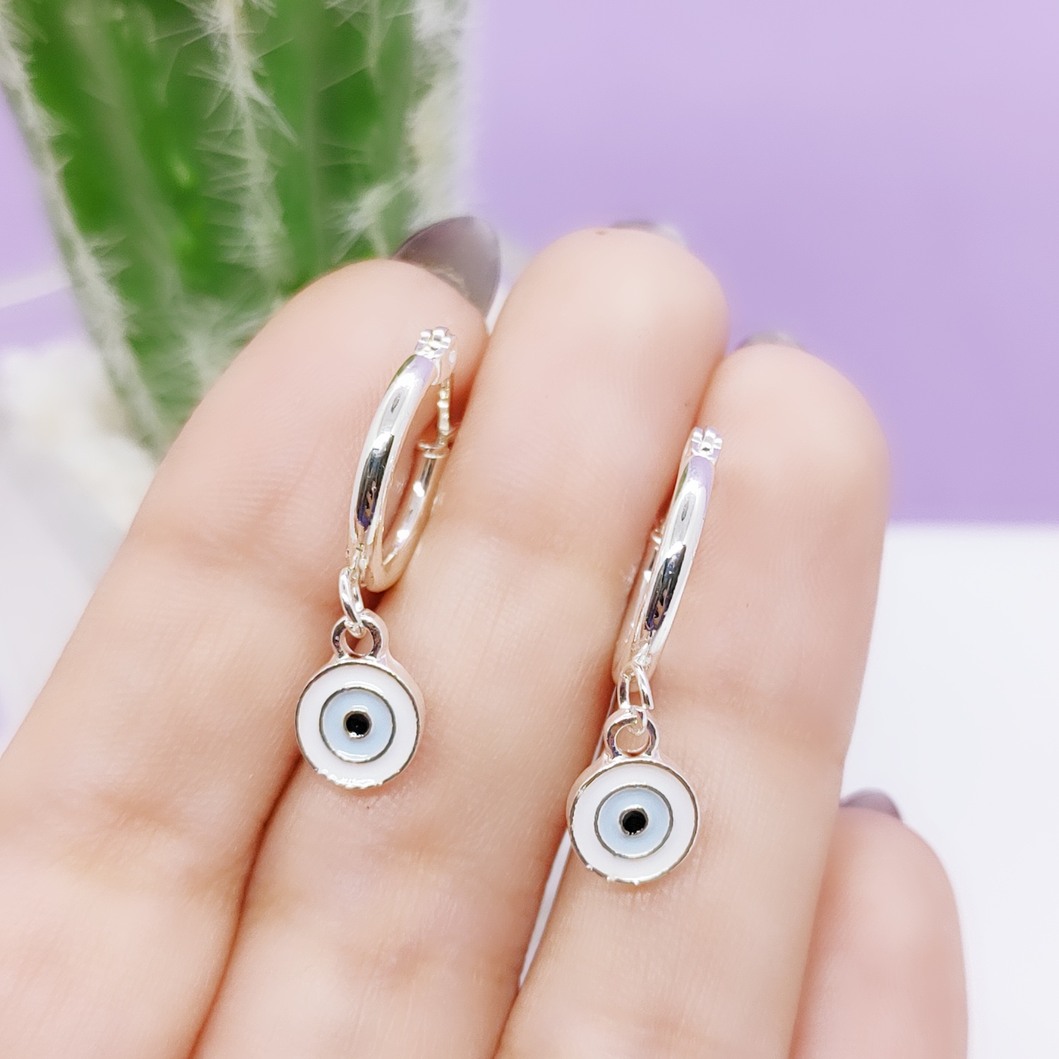 Acero blanco Aritos ojitos esmaltados celestes (14mm)