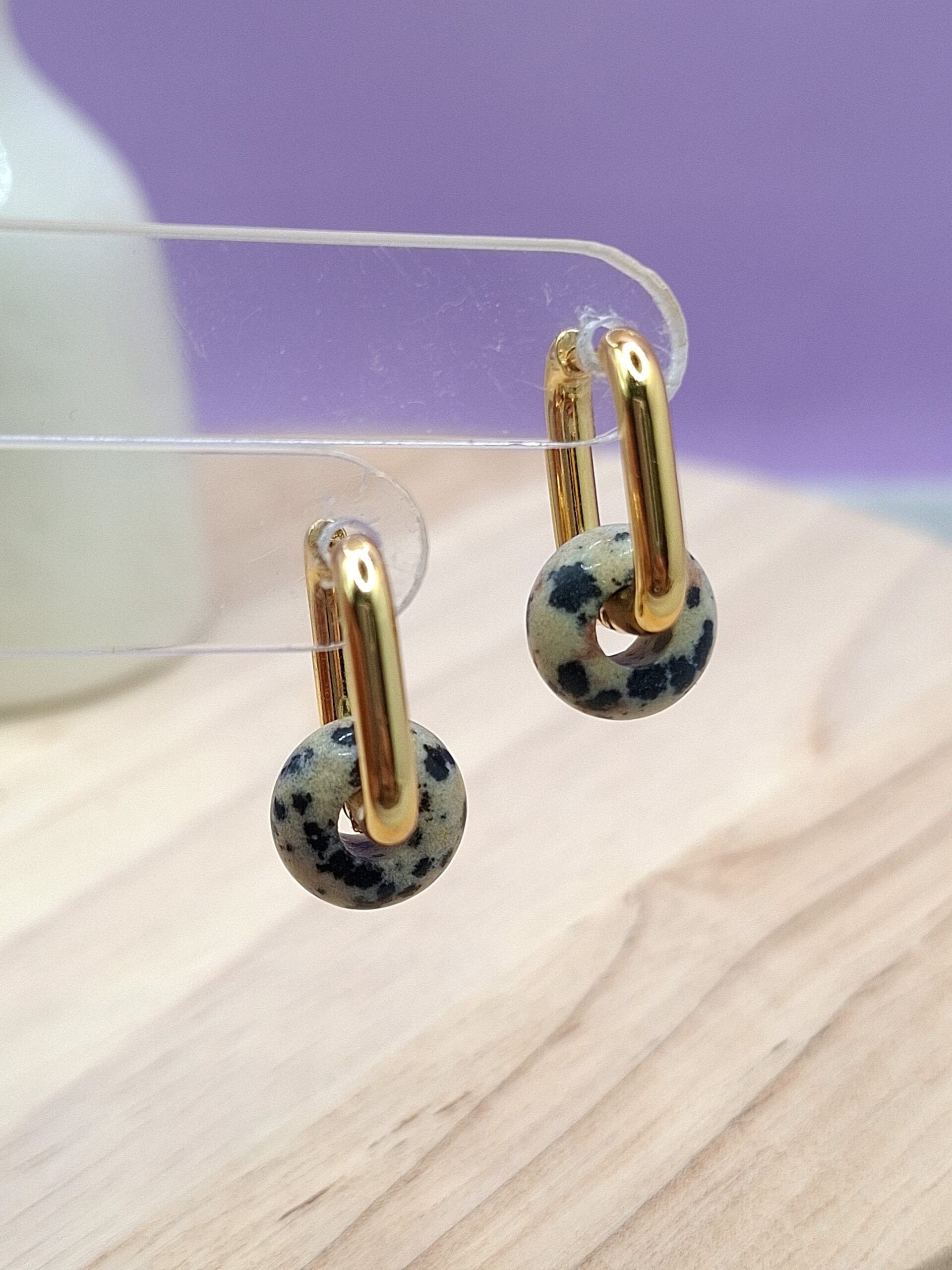 Acero dorado Aros Huggies piedra Jaspe Dálmata (14mm)